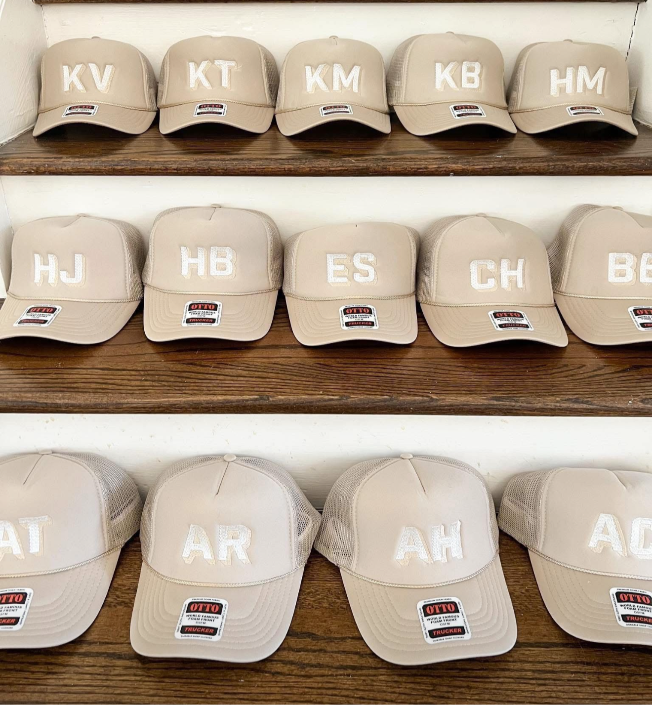 Initials Otto hat