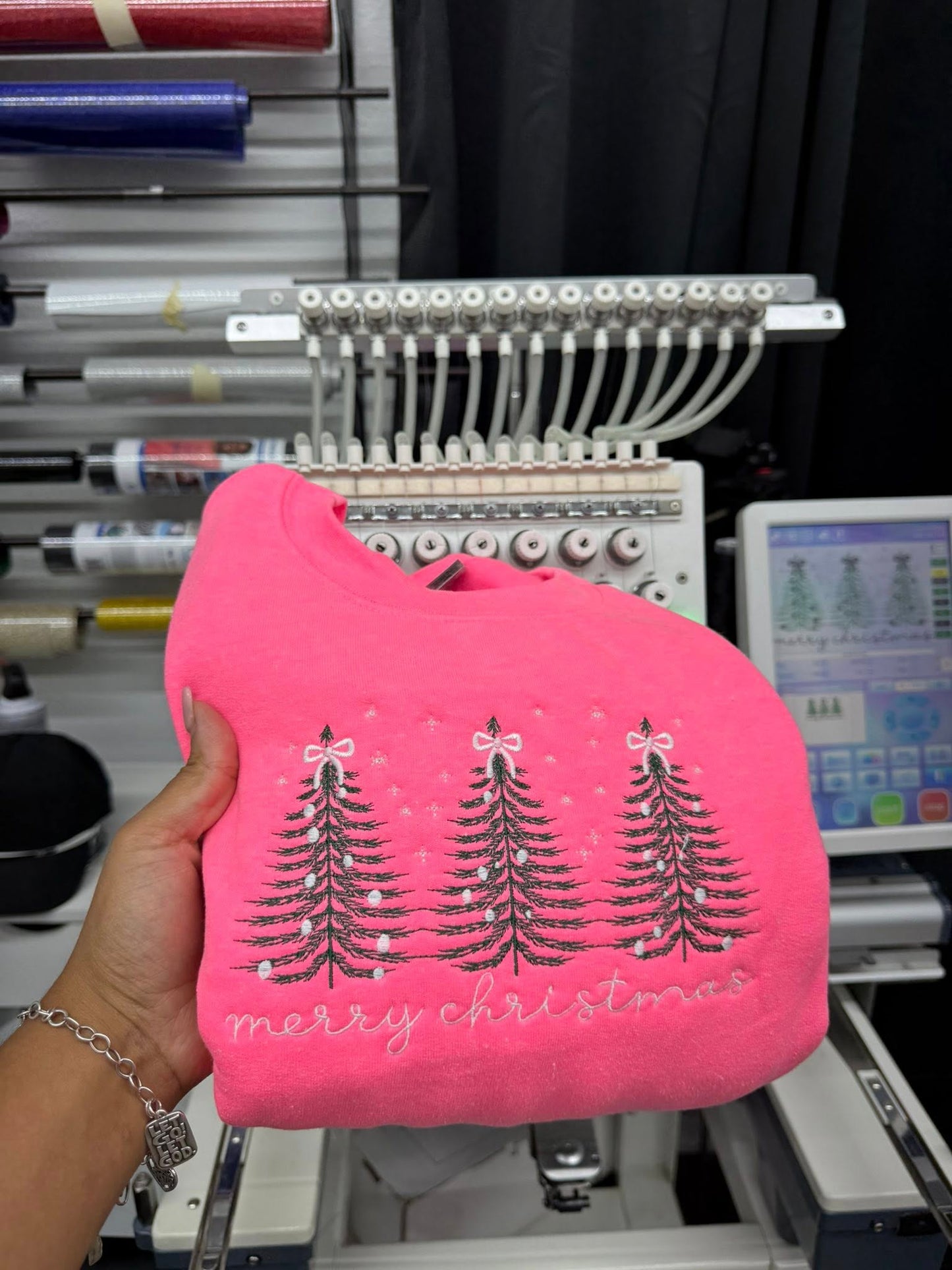 Christmas tree (embroidery)