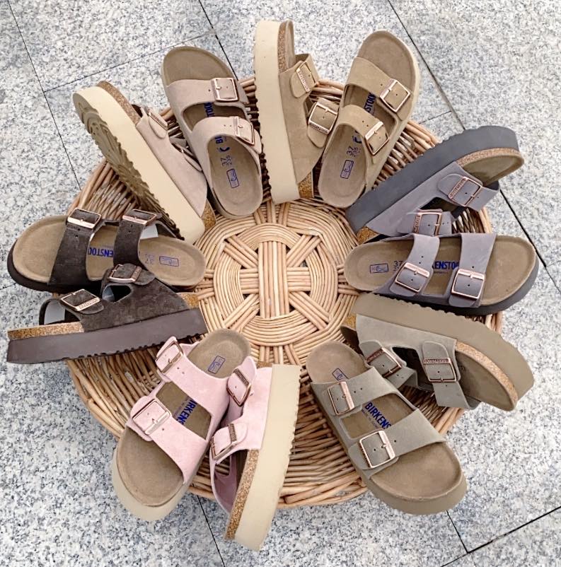 UGG SANDALS