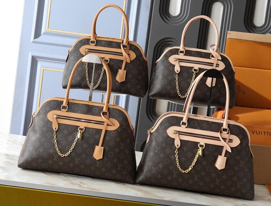 LV PURSE